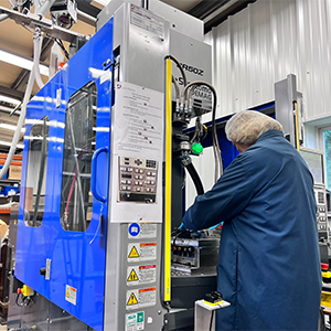 Vertical Machine Operator quality tool and die